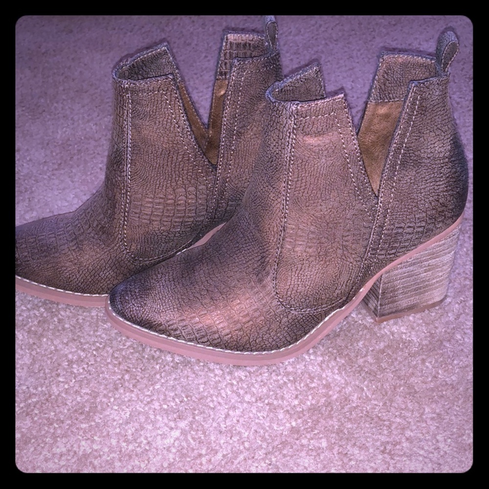 Brown Crocodile look booties